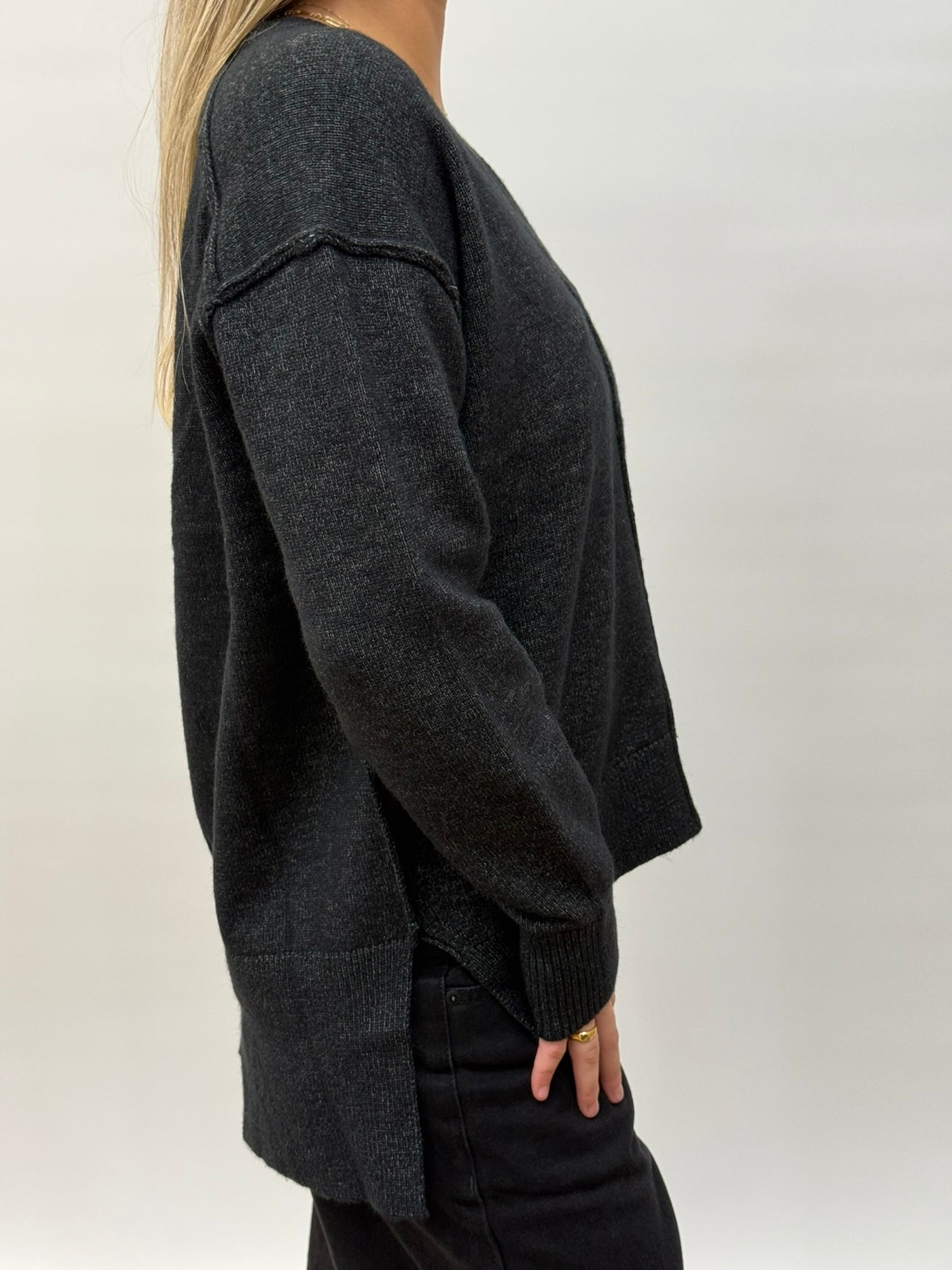 Vally V-neck Knit