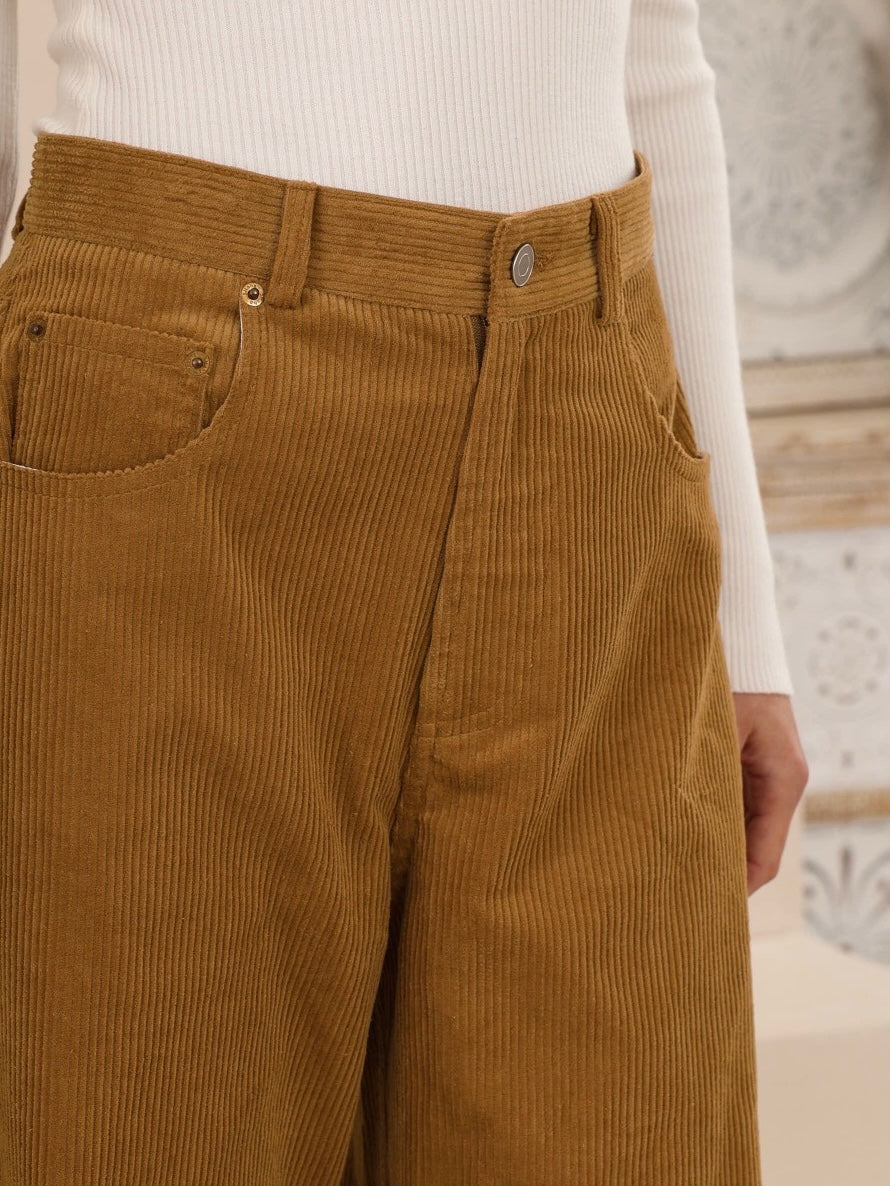 Linna Cord Barrel Leg Jean