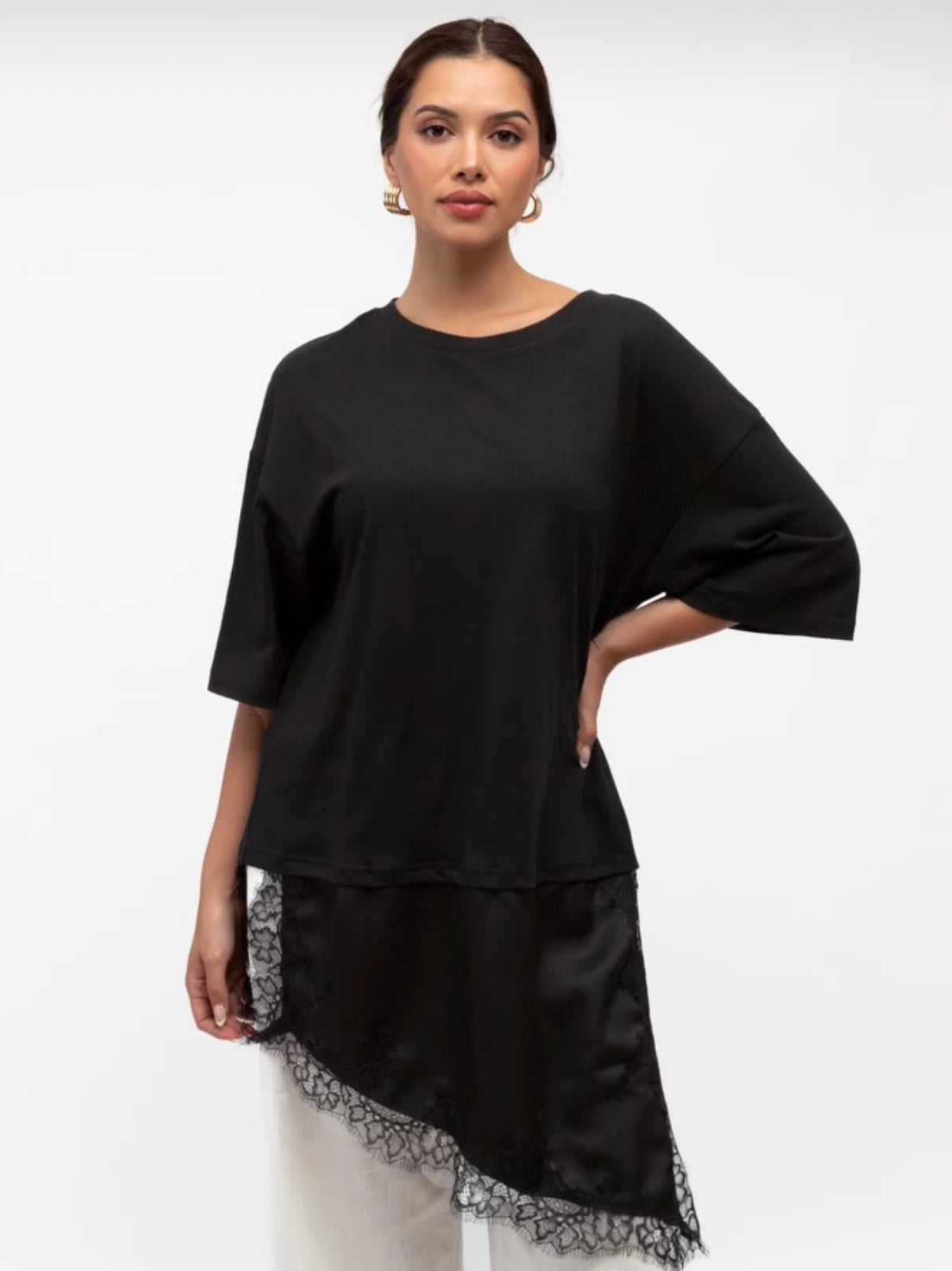 Kruz Lace Hem Tee - Black