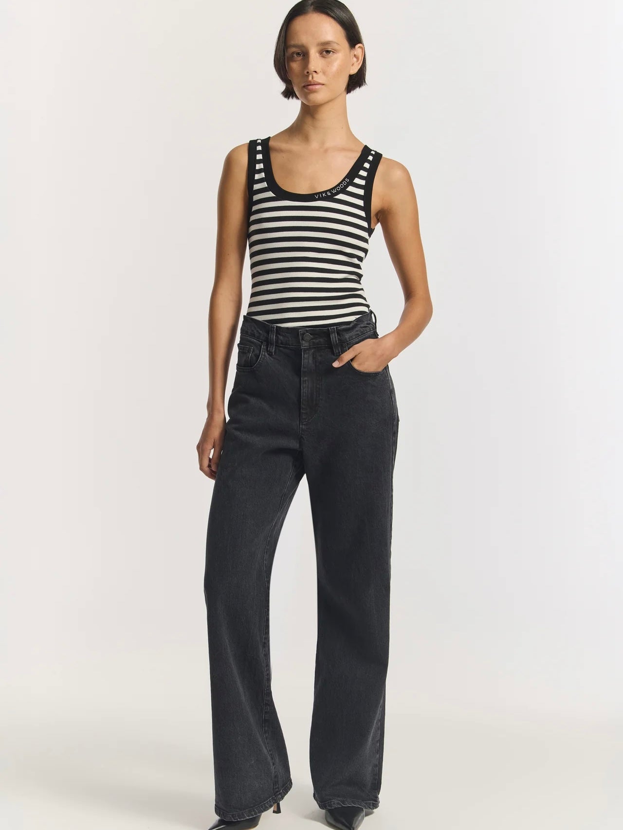 Vik & Woods Tank